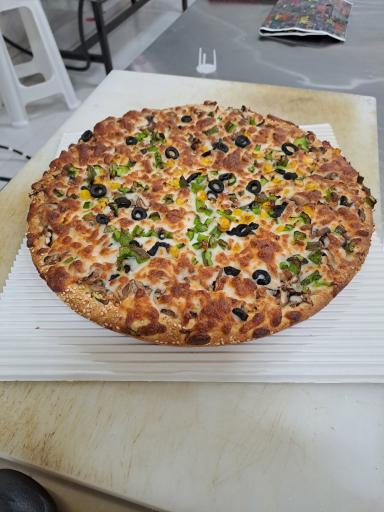 عکس پیتزا و پیتزا بعلبک لما