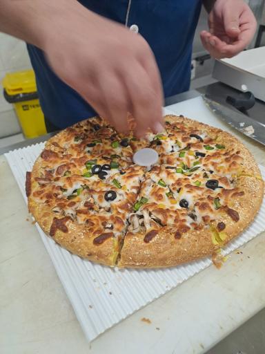 عکس پیتزا و پیتزا بعلبک لما