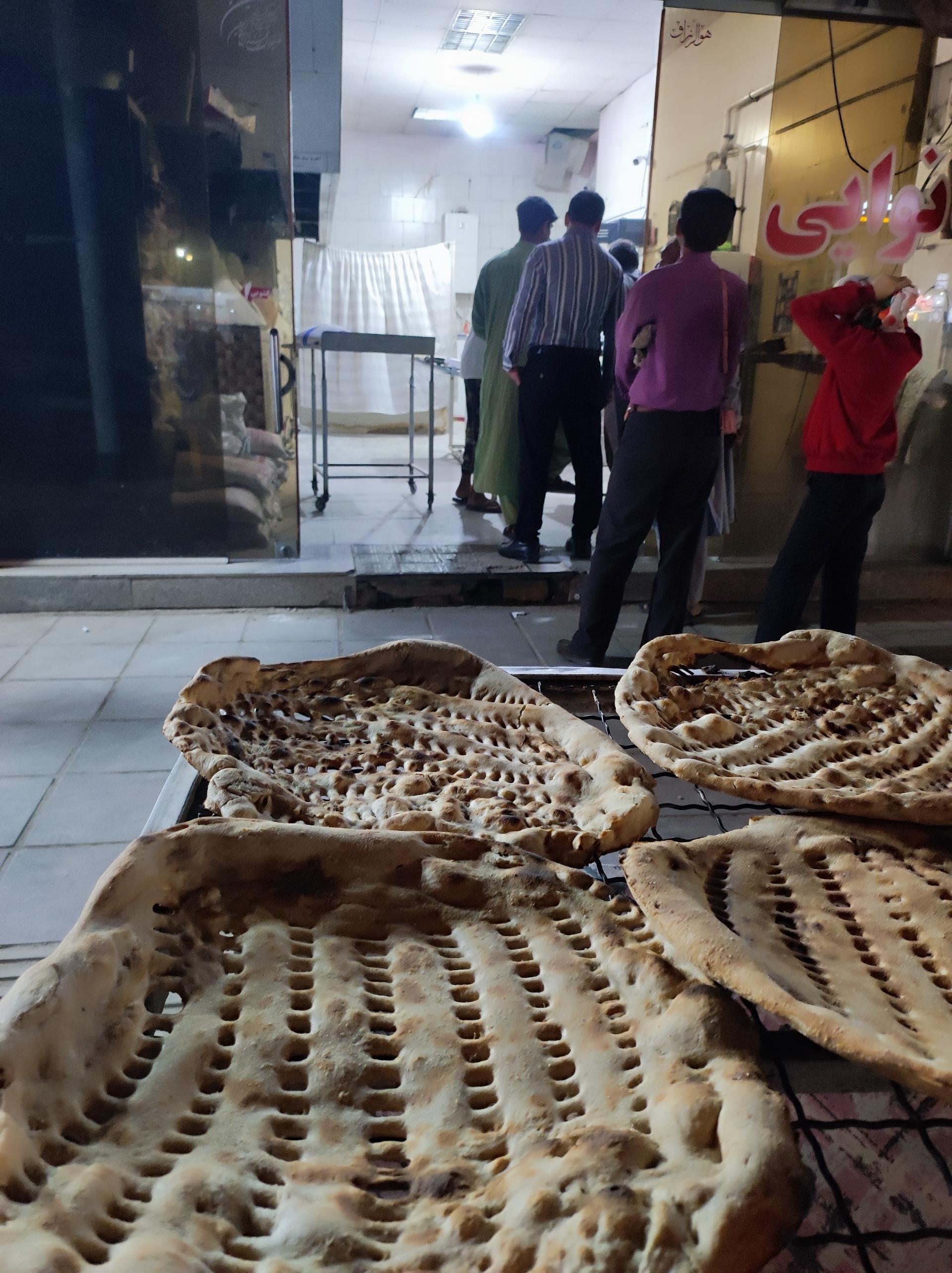 عکس نانوایی سنّتی تافتون