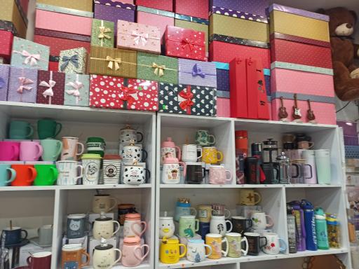 عکس فروشگاه دنیای ارمغان چرم