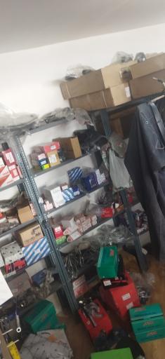 عکس تعمیرگاه ماشین سنگین عسکری 