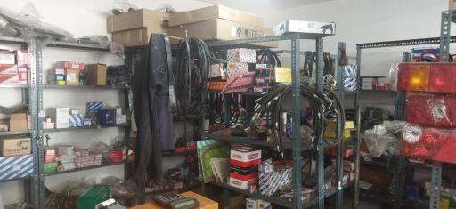 عکس تعمیرگاه ماشین سنگین عسکری 