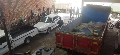 عکس تعمیرگاه ماشین سنگین عسکری 