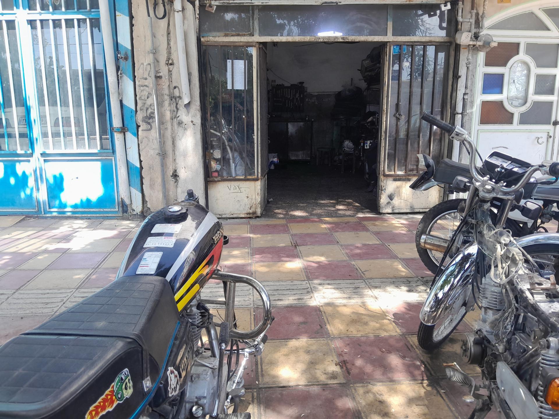 عکس تعمیرگاه موتورسیکلت عباسی