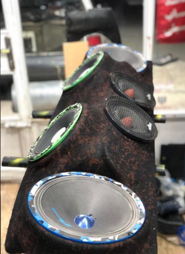 عکس سیستم صوتی و تصویری اتومبیل علی