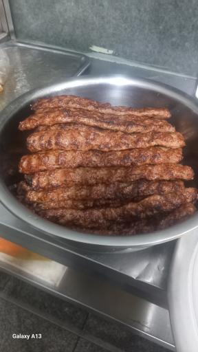 عکس کباب و حلیم‌ فروشی برتر