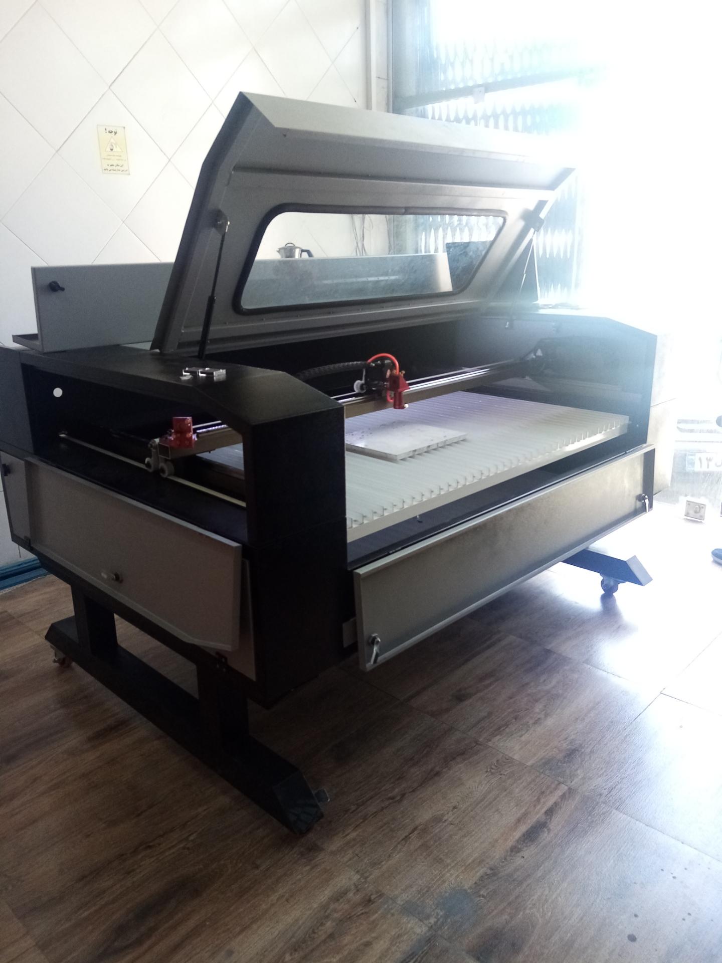 عکس خدمات لیزر غیرفلزات ولکان