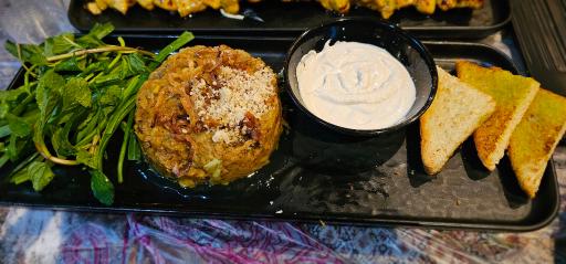 عکس باغ رستوران عمارت شب نشین