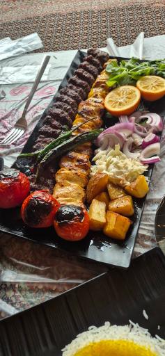 عکس باغ رستوران عمارت شب نشین