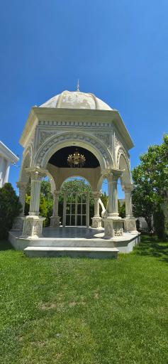 عکس باغ عمارت عروس آدیس