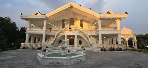 عکس باغ عمارت عروس آدیس