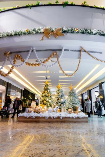 عکس مرکز خرید سانا