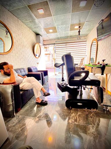 عکس آرایشگاه مردانه پیرایش ماندگار