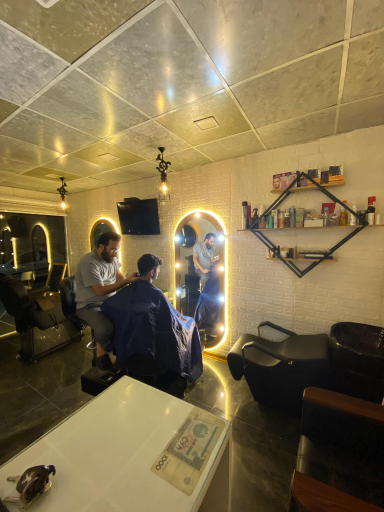 عکس آرایشگاه مردانه پیرایش ماندگار