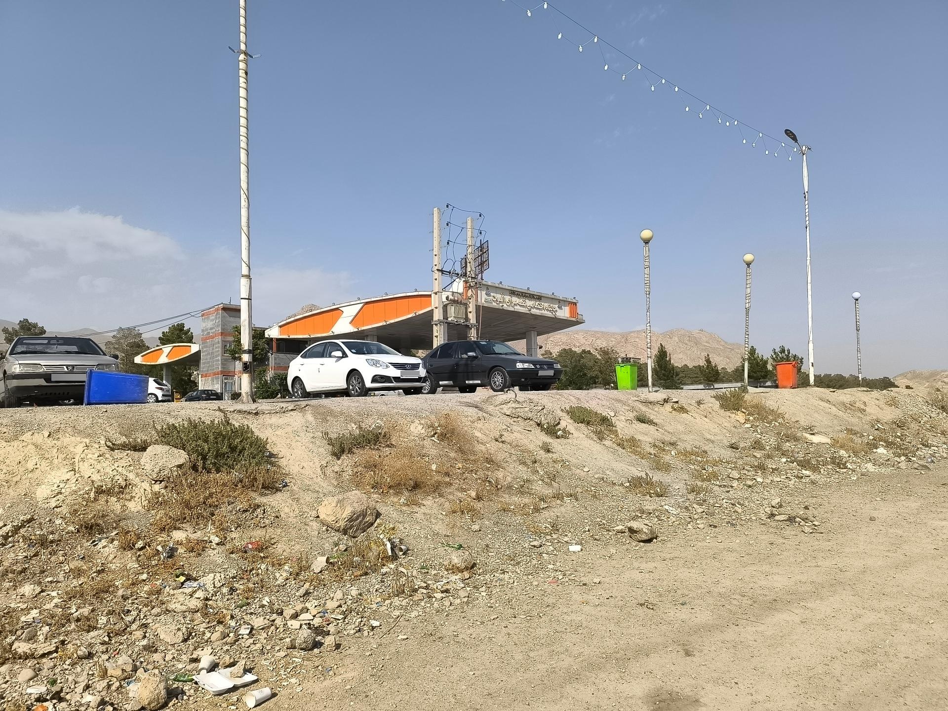 عکس جایگاه سوخت سرای الموت (بنزین و گازوئیل)