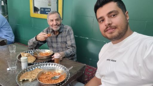 عکس کافه صبحانه فانوس