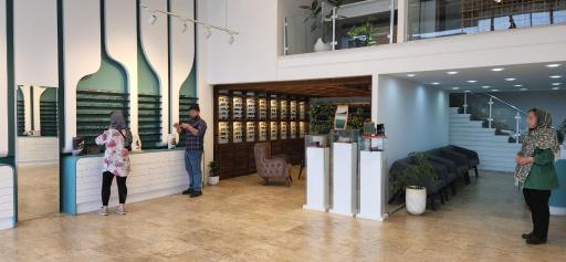 عکس مرکز چشم پزشکی و عینک هشت