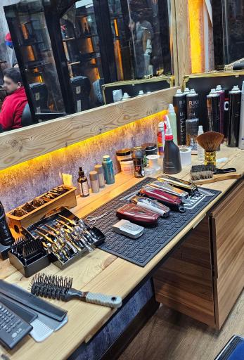 عکس پیرایش معین 