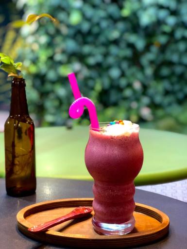 عکس کافه سینما رشت 