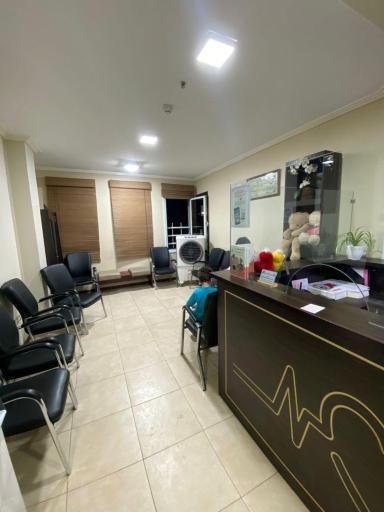 عکس دکتر علیرضا احمدی (فوق تخصص قلب کودکان)