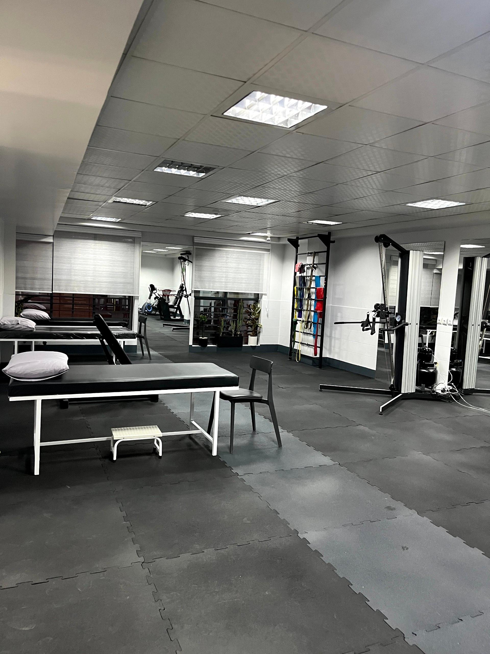 عکس فیزیوتراپی کارا