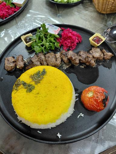 عکس رستوران باغچه سرا