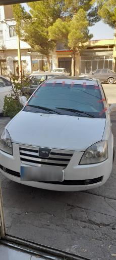 عکس شیشه اتومبیل حاج محمد