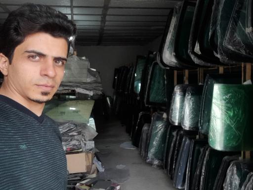 عکس شیشه اتومبیل حاج محمد