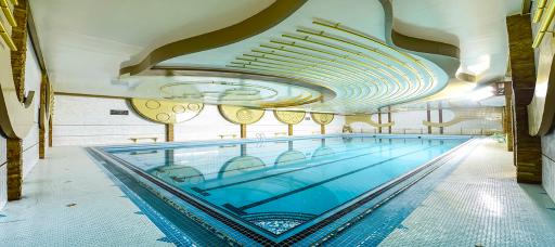 عکس استخر و سونای آبهای طلایی