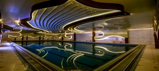 عکس استخر و سونای آبهای طلایی