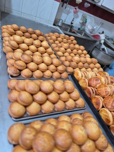 نان و شیرینی امیر