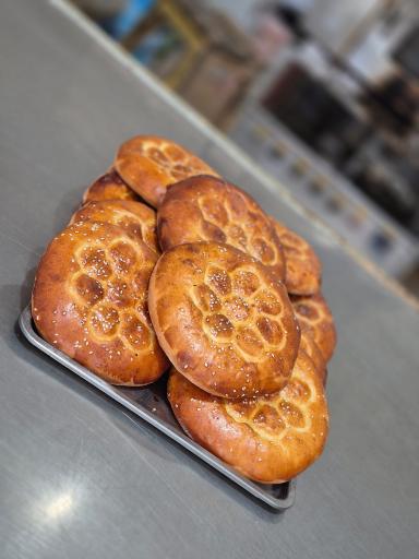 عکس نان و شیرینی امیر