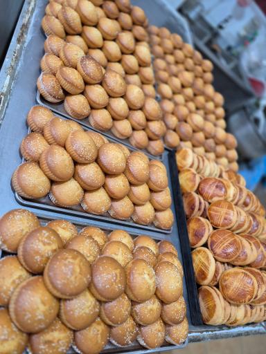 عکس نان و شیرینی امیر