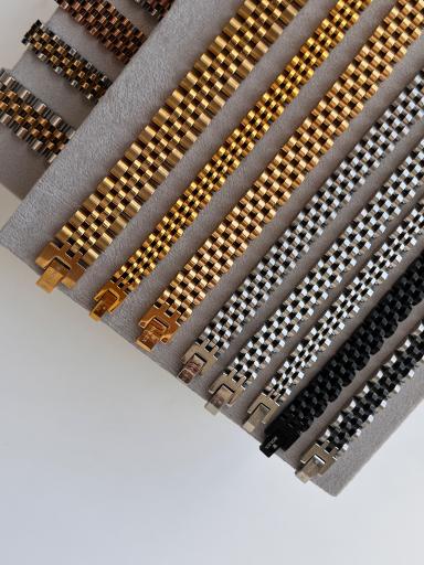 عکس گالری بدلیجات و اکسسوری زیلار