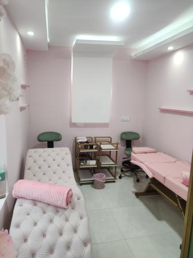 عکس سالن زیبایی رز صورتی 