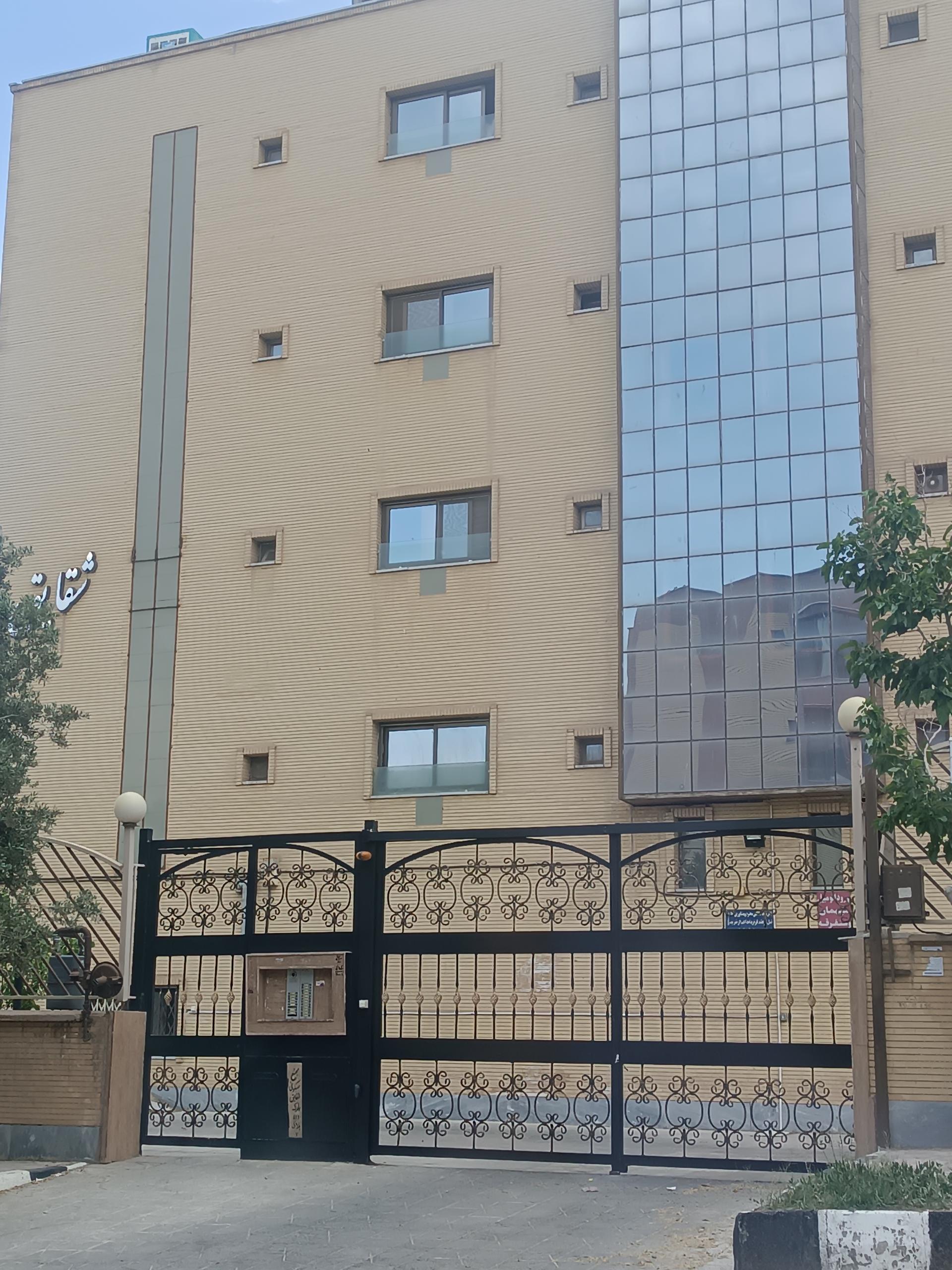 عکس مجتمع مسکونی شقایق