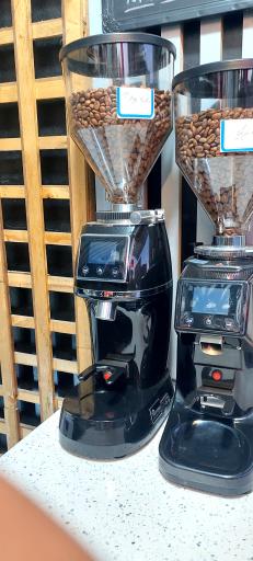 عکس کافه روبوستا