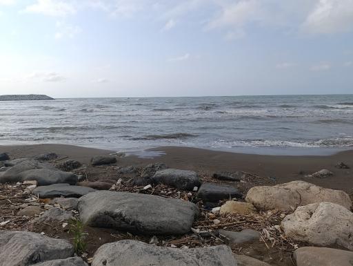 عکس ساحل سنگی