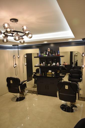 عکس آرایشگاه داماد فلاورز