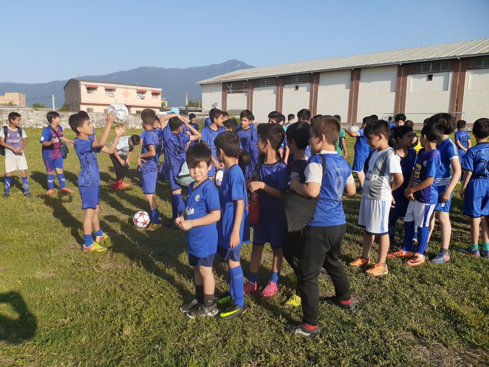 عکس مجموعه ورزشی آزادی خان ببین