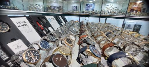 عکس گالری ساعت خوشبختی