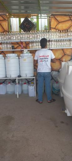 عکس کارگاه گلاب گیری بهار