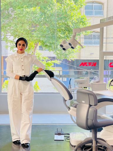 عکس کلینیک دندانپزشکی زیبایی دکتر لیلا طباطبایی