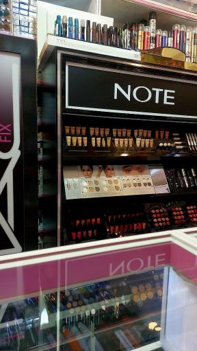 عکس فروشگاه آرایشی بهداشتی آپادانا