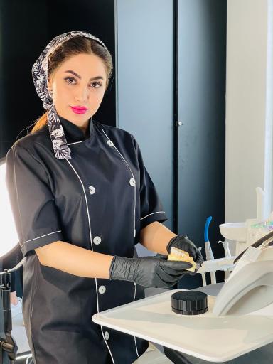 عکس کلینیک دندانپزشکی زیبایی دکتر لیلا طباطبایی