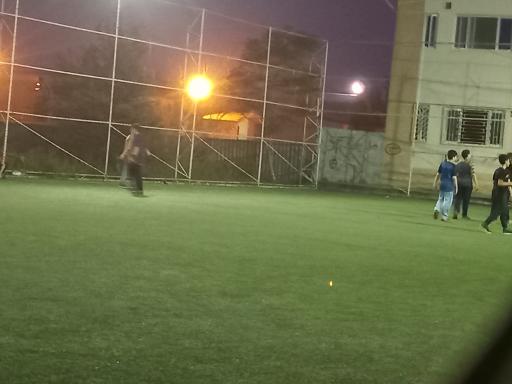 عکس دبیرستان پسرانه شهیدبهشتی متوسطه اول 