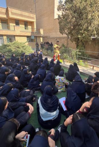 عکس دبیرستان نیک دخت