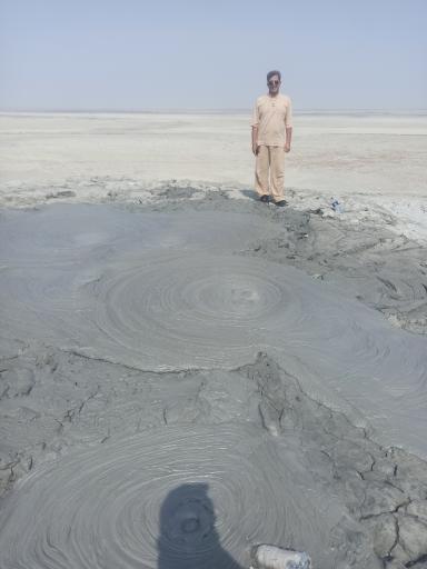 عکس کوه گل فشان تنگ