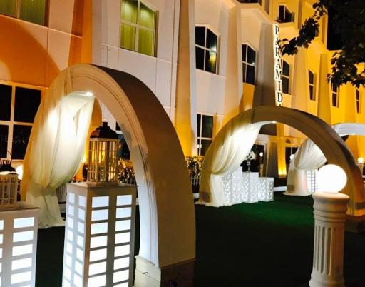 عکس هتل و رستوران پارامیدا