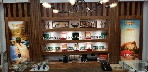 عکس گالری ساعت وستاکیش